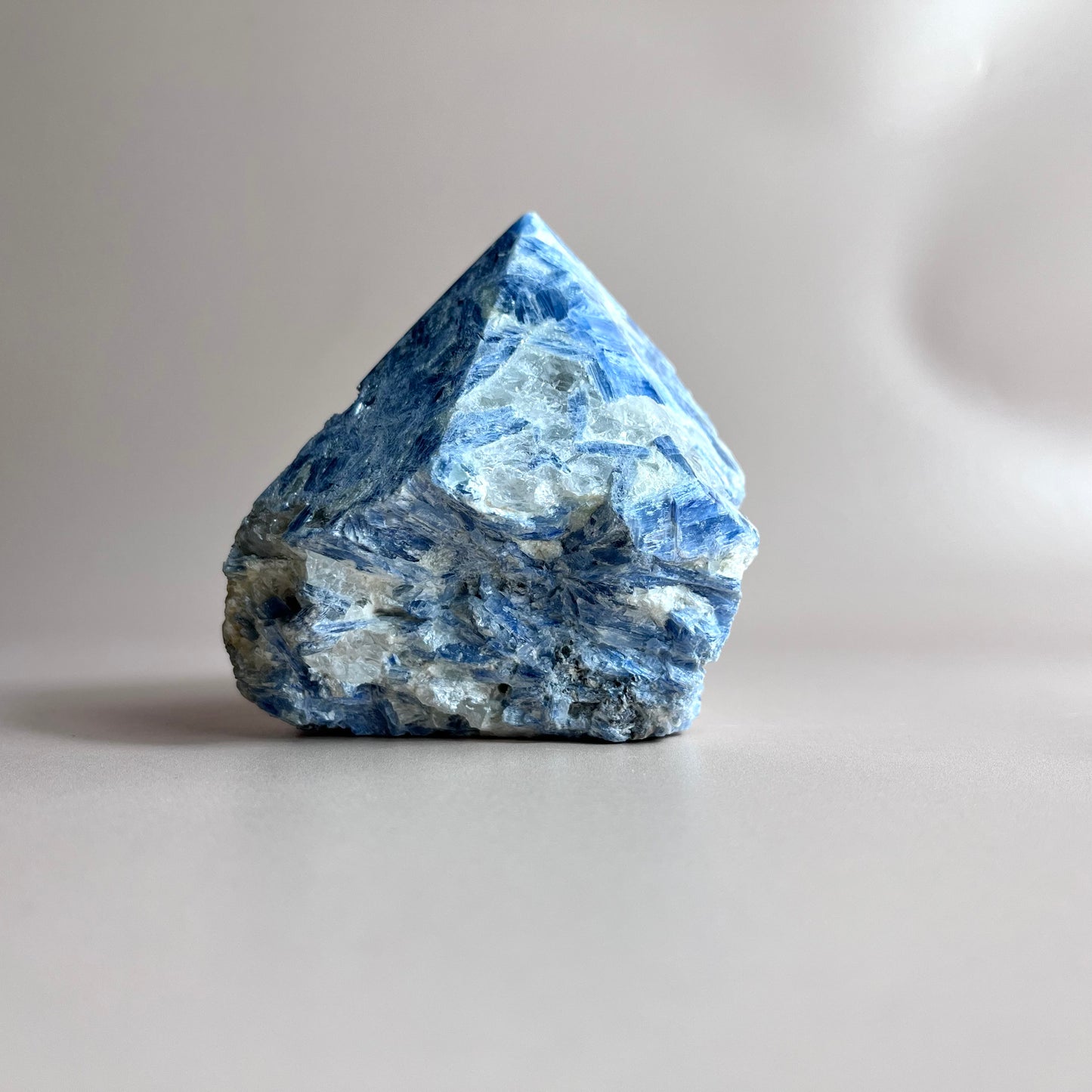 Kyanite Cut Base Point
