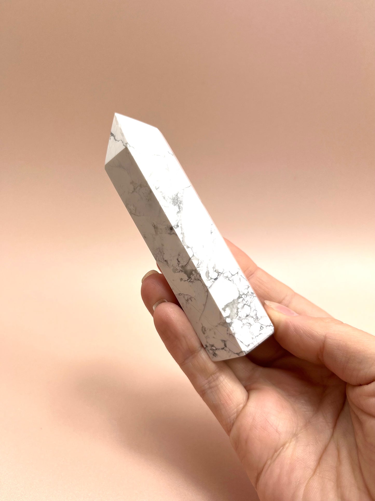 Howlite Point